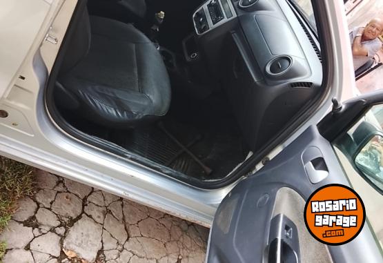 Autos - Volkswagen Gol trend 2012 Nafta 200000Km - En Venta