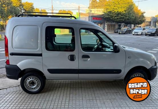 Utilitarios - Renault KANGOO PH2 CONFORT 5 AS 2017 Nafta 125000Km - En Venta
