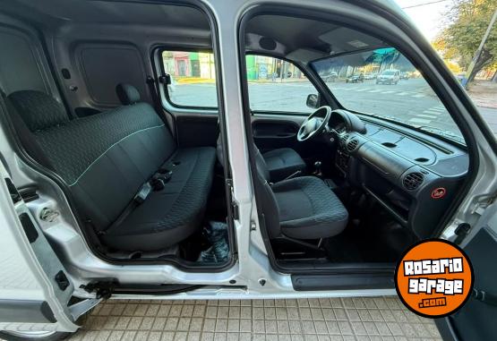 Utilitarios - Renault KANGOO PH2 CONFORT 5 AS 2017 Nafta 125000Km - En Venta