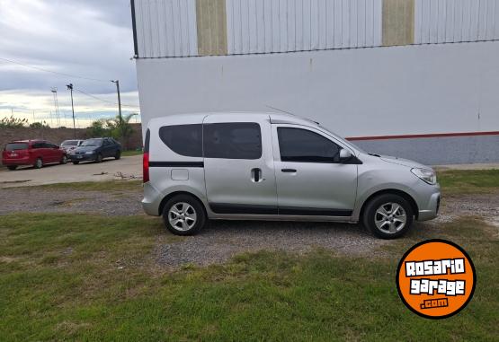 Utilitarios - Renault KANGOO 16 ZEN 2021 GNC 79800Km - En Venta
