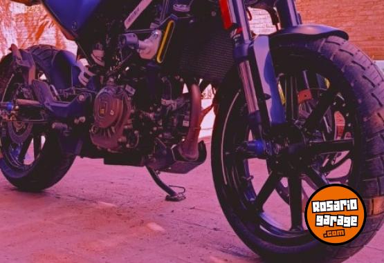 Motos - Husqvarna Svartpilen 200 2024 Nafta 7500Km - En Venta