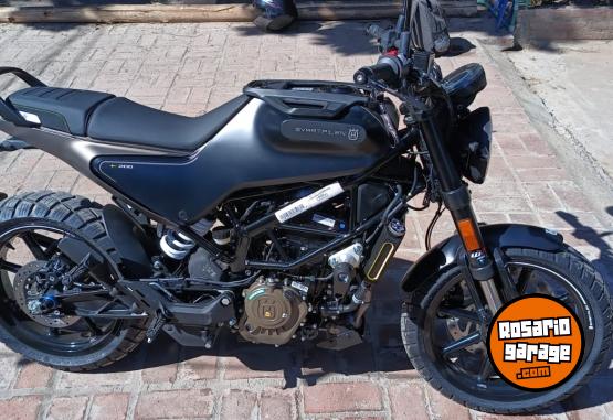 Motos - Husqvarna Svartpilen 200 2024 Nafta 7500Km - En Venta