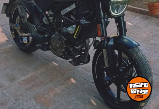 Motos - Husqvarna Svartpilen 200 2024 Nafta 7500Km - En Venta