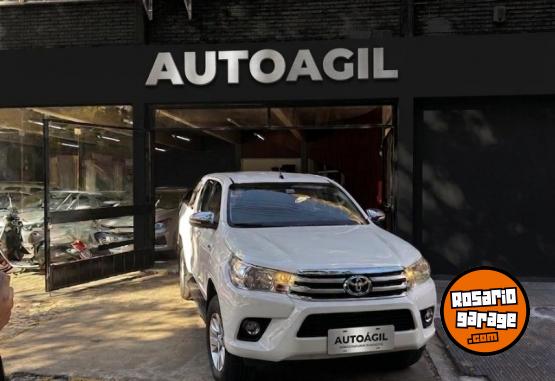 Camionetas - Toyota hilux SR 2017 Diesel 190000Km - En Venta