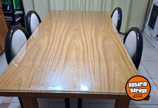 Hogar - Mesa madera con tapa de vidrio - En Venta