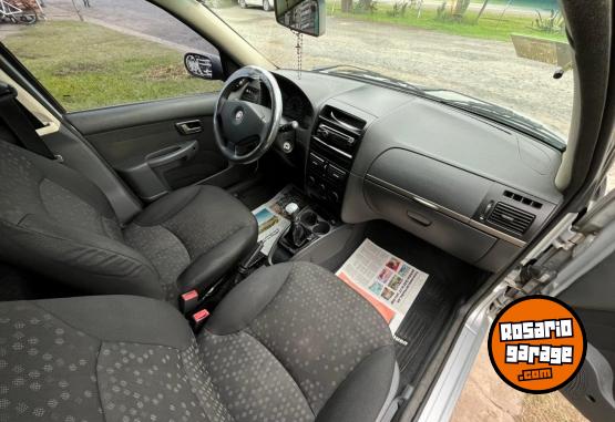 Autos - Fiat Palio Attractive 2011 Nafta 220000Km - En Venta