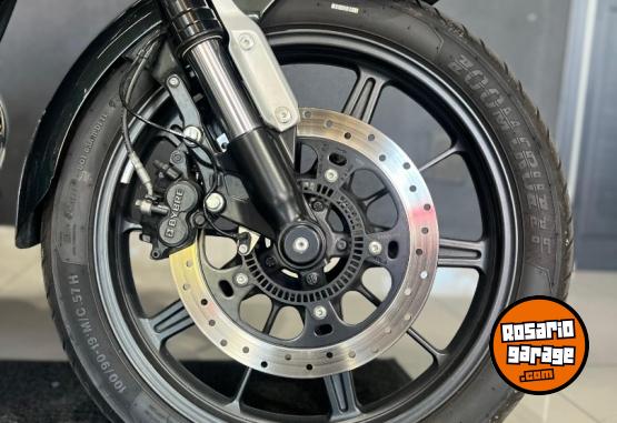 Motos - Royal Enfield super meteor 650 2025 Nafta 9042Km - En Venta