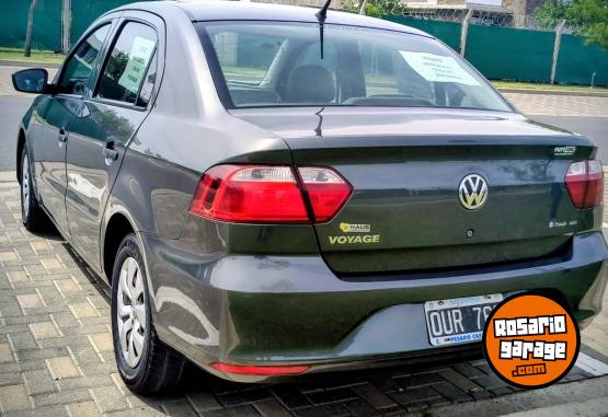 Autos - Volkswagen Voyage 2015 GNC 142000Km - En Venta