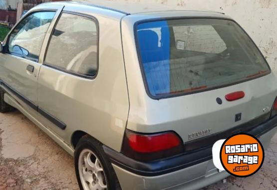 Autos - Renault Clio 1999 Diesel 111111Km - En Venta