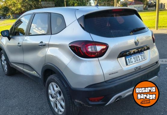Autos - Renault Captur zen 2.0 2017 Nafta 77000Km - En Venta