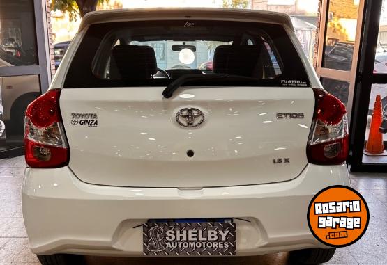 Autos - Toyota Etios 2017 Nafta 75000Km - En Venta