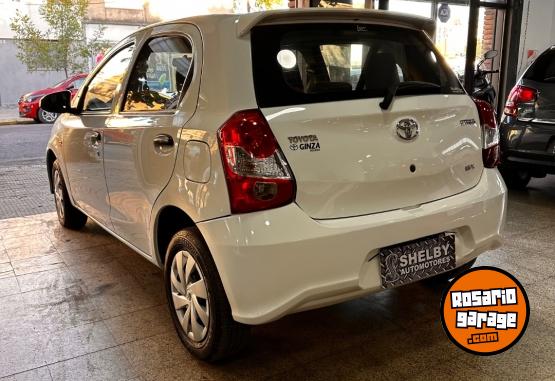 Autos - Toyota Etios 2017 Nafta 75000Km - En Venta