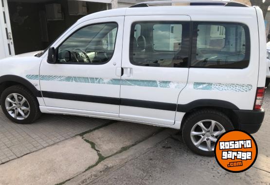 Utilitarios - Peugeot Partner 2020 Diesel 59000Km - En Venta