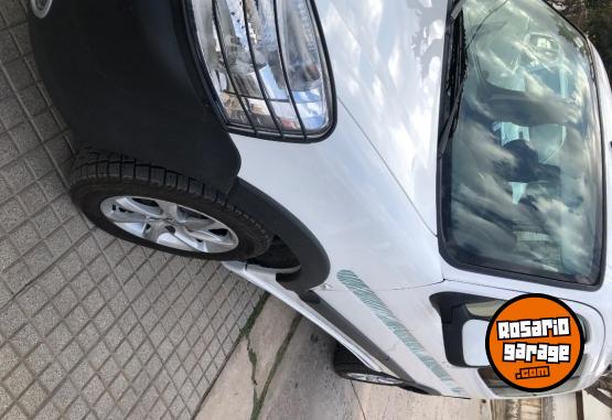 Utilitarios - Peugeot Partner 2020 Diesel 59000Km - En Venta