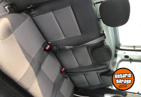 Utilitarios - Peugeot Partner 2020 Diesel 59000Km - En Venta