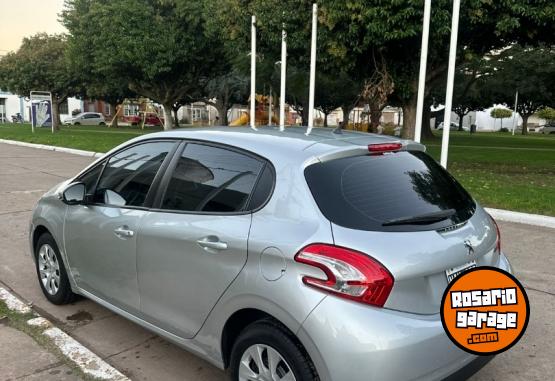 Autos - Peugeot 208 active 2013 Nafta 85000Km - En Venta