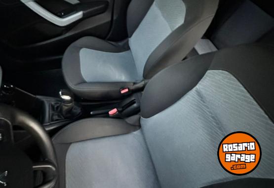 Autos - Peugeot 208 active 2013 Nafta 85000Km - En Venta