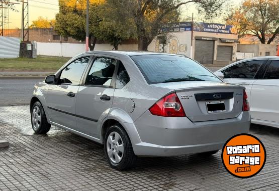 Autos - Ford Fiesta MAX 1.6 AMBIENTE 2009 GNC  - En Venta