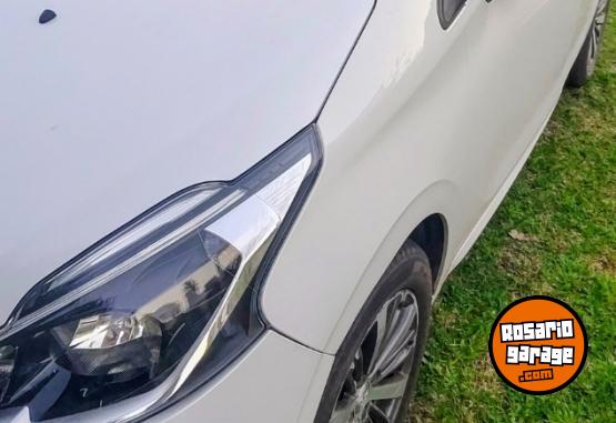 Autos - Peugeot 208 2020 Nafta 68000Km - En Venta