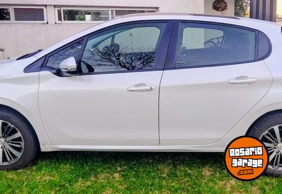 Autos - Peugeot 208 2020 Nafta 68000Km - En Venta