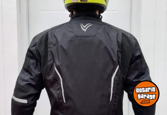 Accesorios para Motos - Campera Moto con protecci�nes c�mo nueva - En Venta