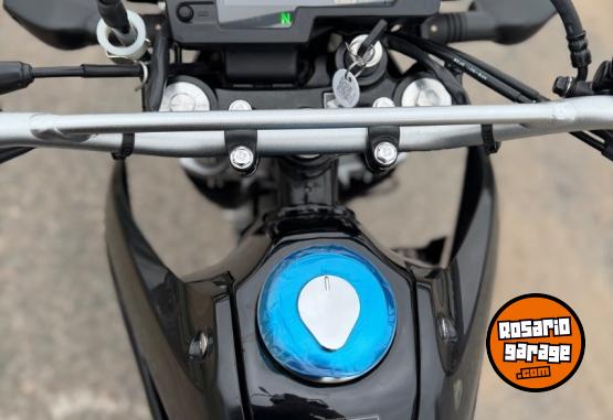 Motos - Honda Tornado Xr 250 2024 Nafta 1600Km - En Venta