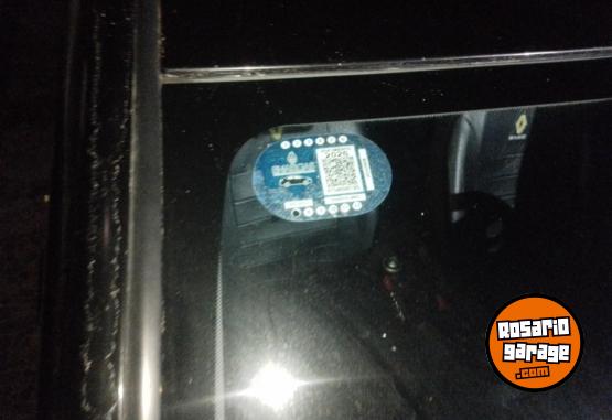 Autos - Renault Logan expresi�n 1.6 2014 GNC 130000Km - En Venta