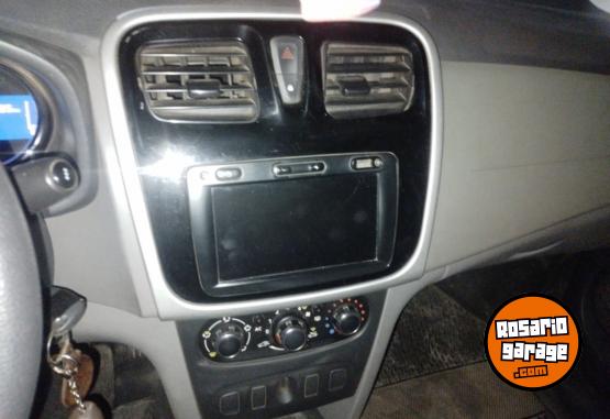 Autos - Renault Logan expresi�n 1.6 2014 GNC 130000Km - En Venta