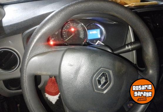 Autos - Renault Logan expresi�n 1.6 2014 GNC 130000Km - En Venta