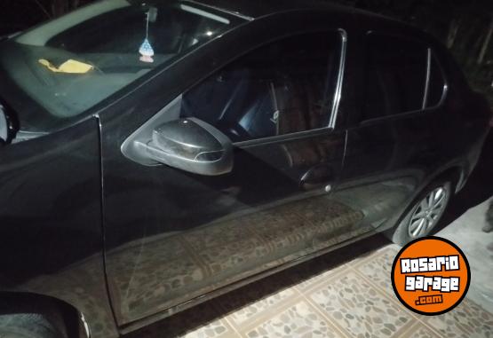 Autos - Renault Logan expresi�n 1.6 2014 GNC 130000Km - En Venta