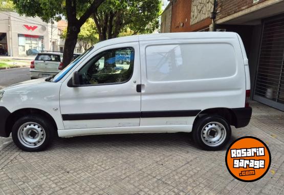 Utilitarios - Peugeot Partner hdi 1ra mano perm 2021 Diesel 125000Km - En Venta