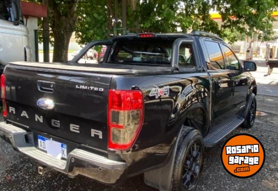 Camionetas - Ford RANGER LIMITED BLACK 2019 Diesel 147000Km - En Venta