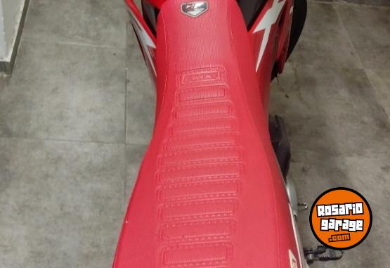 Motos - Honda Tornado 2017 Nafta 33000Km - En Venta