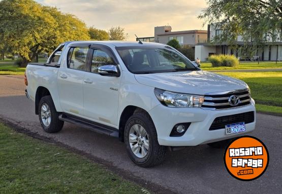 Camionetas - Toyota Hilux srv 2017 Diesel 129000Km - En Venta