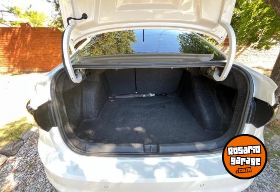 Autos - Volkswagen Virtus 2024 Nafta 38000Km - En Venta