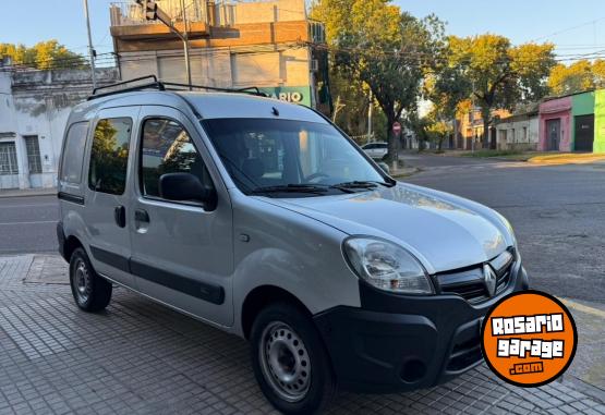 Utilitarios - Renault KANGOO CONFORT 5 ASIENTOS 2017 Nafta 125000Km - En Venta