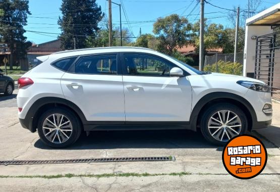 Autos - Hyundai Tucson gls 2017 Nafta 86000Km - En Venta