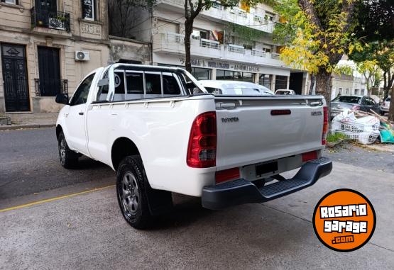 Camionetas - Toyota Hilux Cabina Simple 4x2 2006 Diesel 260000Km - En Venta