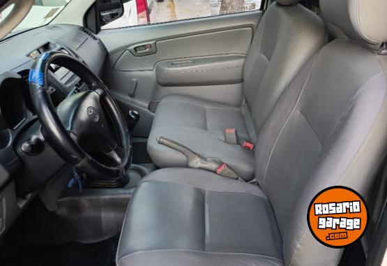 Camionetas - Toyota Hilux Cabina Simple 4x2 2006 Diesel 260000Km - En Venta