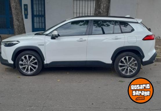 Autos - Toyota Corolla Cross hibrido 2023 Electrico / Hibrido 74000Km - En Venta