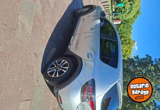 Autos - Renault Sandero intense 2023 Nafta 5300Km - En Venta