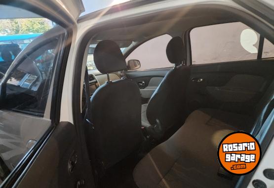 Autos - Renault Logan 2014 Nafta 142000Km - En Venta