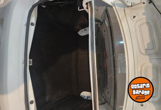 Autos - Renault Logan 2014 Nafta 142000Km - En Venta