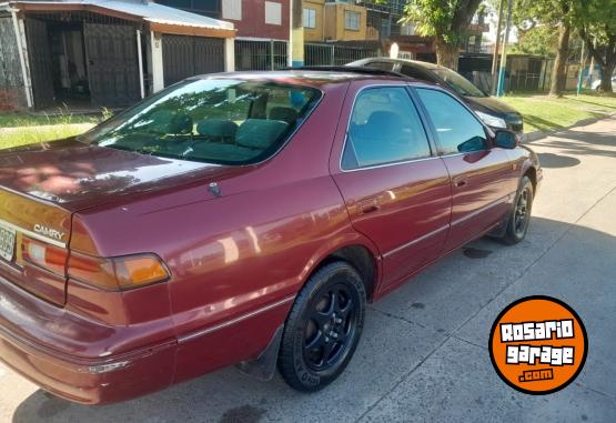 Autos - Toyota Camry 1997 Nafta 330Km - En Venta