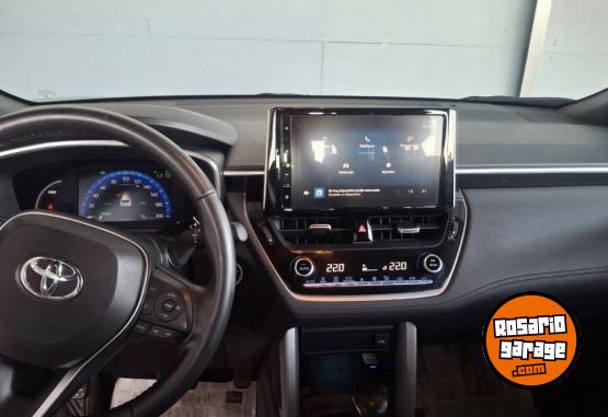 Camionetas - Toyota Corolla Cross SEG HEV 1.8 2022 Electrico / Hibrido 40000Km - En Venta