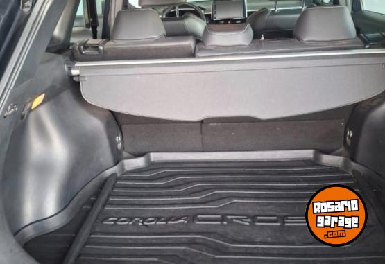 Camionetas - Toyota Corolla Cross SEG HEV 1.8 2022 Electrico / Hibrido 40000Km - En Venta