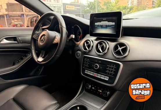Autos - Mercedes Benz GLA 200 2018 Nafta 160000Km - En Venta