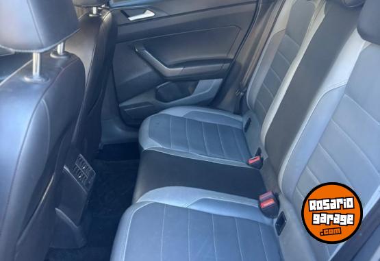 Autos - Volkswagen Nivus Highline 2021 Nafta 110000Km - En Venta