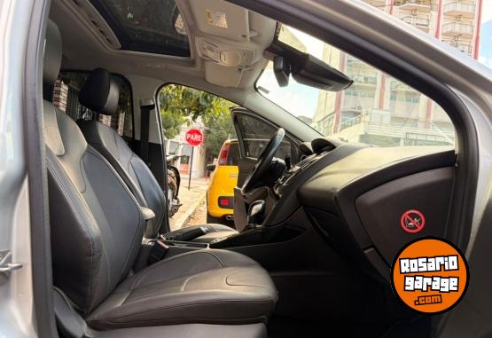 Autos - Ford Focus Titanium 2017 Nafta 110000Km - En Venta