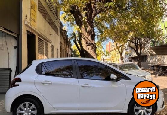 Autos - Peugeot 208 ACTIVE 2019 Nafta 92500Km - En Venta